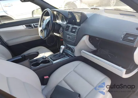 2011 Mercedes-Benz C 300 Luxury 4Matic/Sport 4Matic из США, поврежденный, VIN WDDGF8BB5BR175035